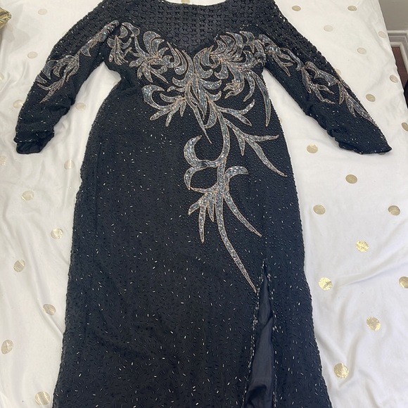 Too small and zipper broken - Picture 5 of 13